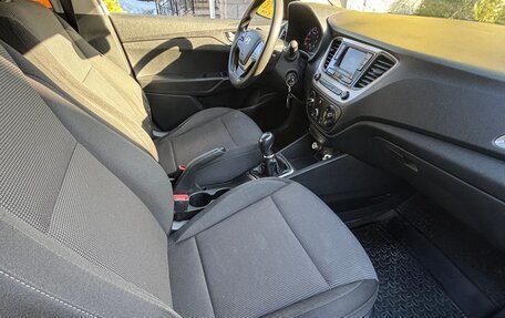 Hyundai Solaris II рестайлинг, 2018 год, 1 050 000 рублей, 7 фотография