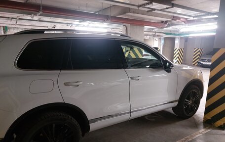 Volkswagen Touareg III, 2015 год, 2 400 000 рублей, 2 фотография