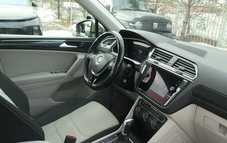 Volkswagen Tiguan II, 2017 год, 2 285 000 рублей, 6 фотография