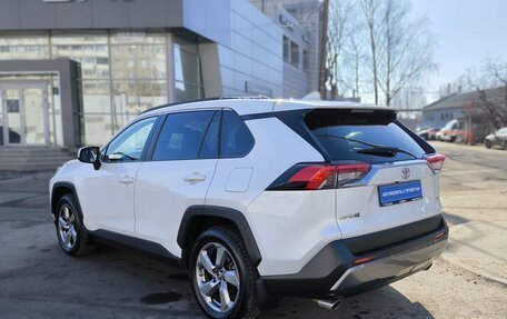 Toyota RAV4, 2021 год, 3 160 000 рублей, 6 фотография