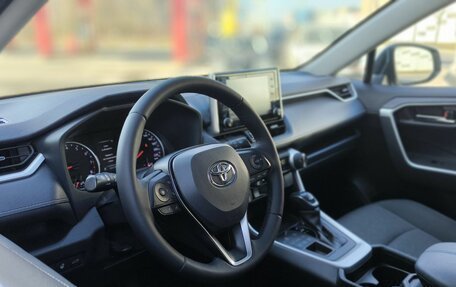 Toyota RAV4, 2021 год, 3 160 000 рублей, 10 фотография