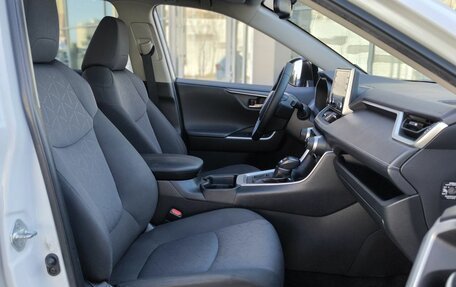 Toyota RAV4, 2021 год, 3 160 000 рублей, 14 фотография