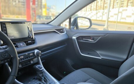 Toyota RAV4, 2021 год, 3 160 000 рублей, 15 фотография