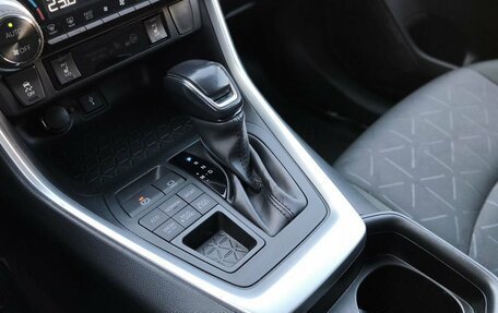 Toyota RAV4, 2021 год, 3 160 000 рублей, 17 фотография