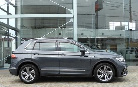 Volkswagen Tiguan II, 2023 год, 2 550 000 рублей, 3 фотография