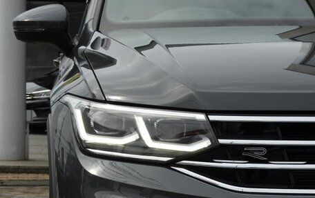 Volkswagen Tiguan II, 2023 год, 2 550 000 рублей, 8 фотография