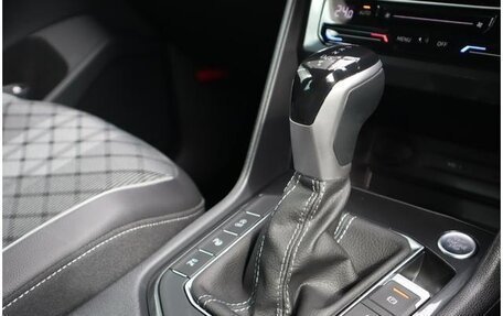 Volkswagen Tiguan II, 2023 год, 2 550 000 рублей, 16 фотография