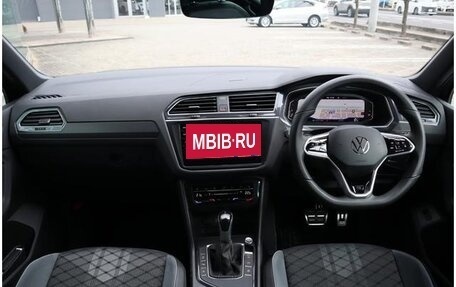 Volkswagen Tiguan II, 2023 год, 2 550 000 рублей, 11 фотография