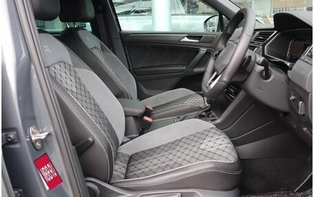 Volkswagen Tiguan II, 2023 год, 2 550 000 рублей, 13 фотография