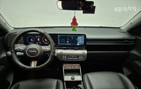 Hyundai Kona, 2023 год, 2 430 000 рублей, 7 фотография