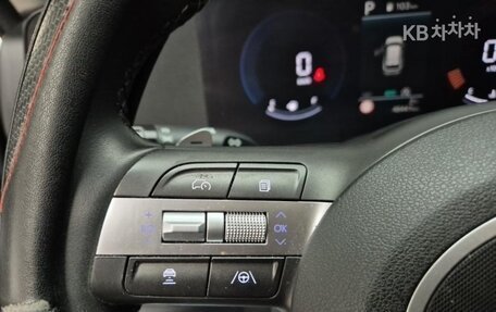 Hyundai Kona, 2023 год, 2 430 000 рублей, 13 фотография