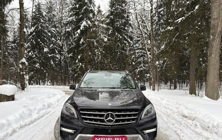 Mercedes-Benz M-Класс, 2013 год, 2 500 000 рублей, 3 фотография