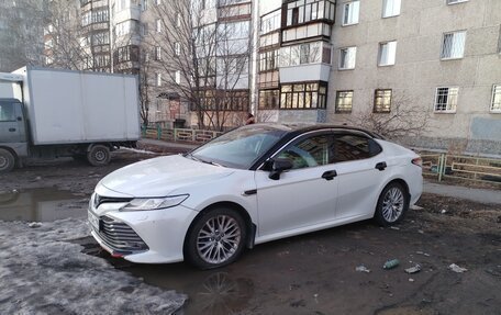 Toyota Camry, 2019 год, 2 200 000 рублей, 2 фотография