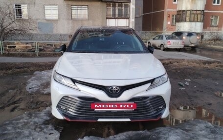 Toyota Camry, 2019 год, 2 200 000 рублей, 3 фотография