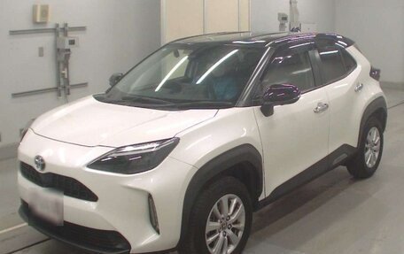 Toyota Yaris Cross, 2022 год, 1 530 000 рублей, 1 фотография