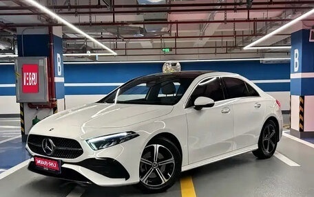 Mercedes-Benz A-Класс, 2023 год, 2 280 000 рублей, 1 фотография