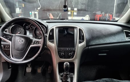 Opel Astra J, 2011 год, 700 000 рублей, 8 фотография