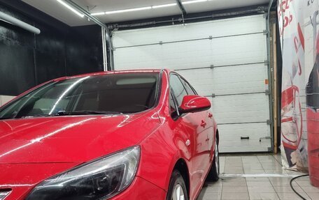 Opel Astra J, 2011 год, 700 000 рублей, 4 фотография