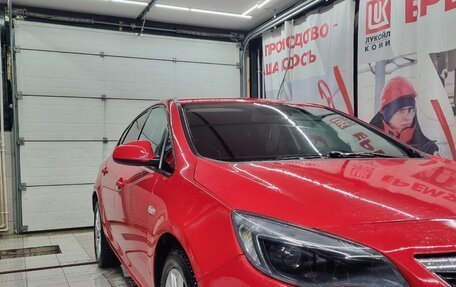 Opel Astra J, 2011 год, 700 000 рублей, 3 фотография