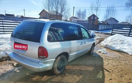 Chrysler Voyager III, 2000 год, 210 000 рублей, 3 фотография