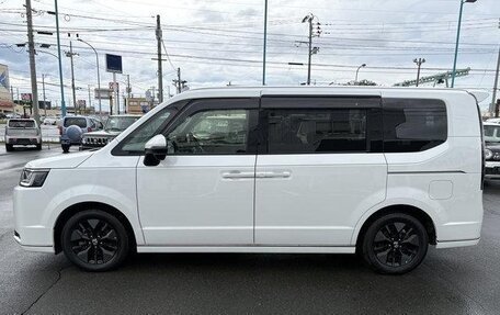 Honda Stepwgn, 2022 год, 2 423 000 рублей, 8 фотография