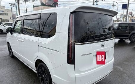 Honda Stepwgn, 2022 год, 2 423 000 рублей, 7 фотография