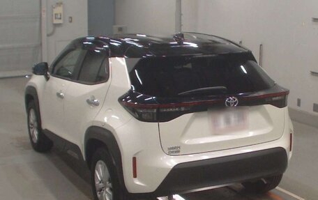 Toyota Yaris Cross, 2022 год, 1 530 000 рублей, 4 фотография
