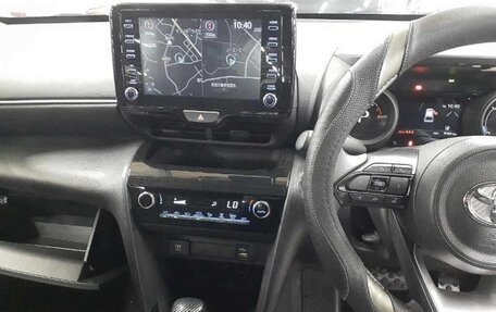 Toyota Yaris Cross, 2022 год, 1 530 000 рублей, 8 фотография