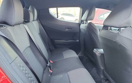 Toyota C-HR I рестайлинг, 2021 год, 2 200 000 рублей, 7 фотография