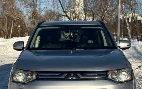 Mitsubishi Outlander III рестайлинг 3, 2012 год, 1 399 000 рублей, 2 фотография