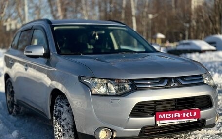 Mitsubishi Outlander III рестайлинг 3, 2012 год, 1 399 000 рублей, 3 фотография