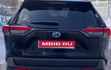 Toyota RAV4, 2024 год, 5 600 000 рублей, 6 фотография