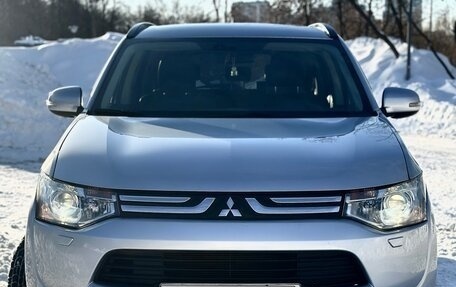 Mitsubishi Outlander III рестайлинг 3, 2012 год, 1 399 000 рублей, 28 фотография