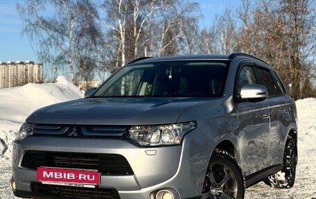 Mitsubishi Outlander III рестайлинг 3, 2012 год, 1 399 000 рублей, 27 фотография