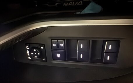 Toyota RAV4, 2024 год, 5 600 000 рублей, 18 фотография