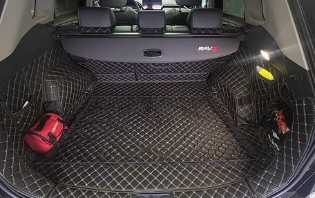 Toyota RAV4, 2024 год, 5 600 000 рублей, 19 фотография