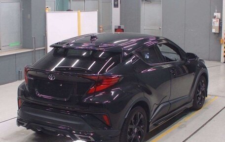 Toyota C-HR I рестайлинг, 2022 год, 1 630 000 рублей, 3 фотография