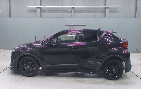 Toyota C-HR I рестайлинг, 2022 год, 1 630 000 рублей, 6 фотография
