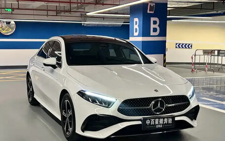 Mercedes-Benz A-Класс, 2023 год, 2 280 000 рублей, 2 фотография