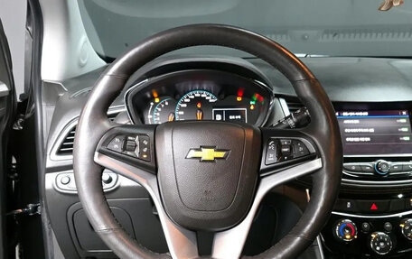 Chevrolet Trax, 2022 год, 1 060 000 рублей, 6 фотография