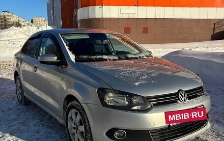 Volkswagen Polo VI (EU Market), 2011 год, 750 000 рублей, 2 фотография