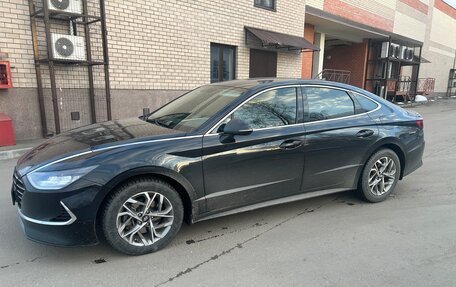 Hyundai Sonata VIII, 2021 год, 2 700 000 рублей, 2 фотография