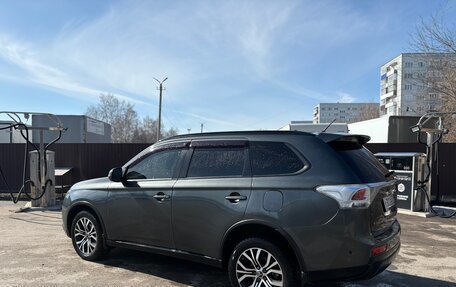 Mitsubishi Outlander III рестайлинг 3, 2014 год, 1 440 000 рублей, 6 фотография