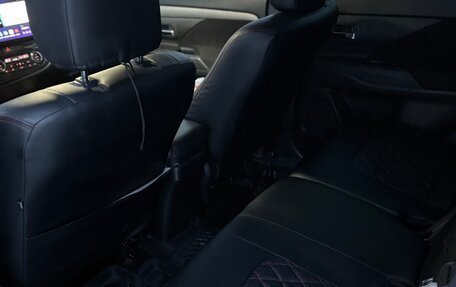 Mitsubishi Outlander III рестайлинг 3, 2014 год, 1 440 000 рублей, 8 фотография