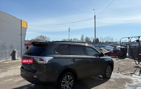 Mitsubishi Outlander III рестайлинг 3, 2014 год, 1 440 000 рублей, 4 фотография