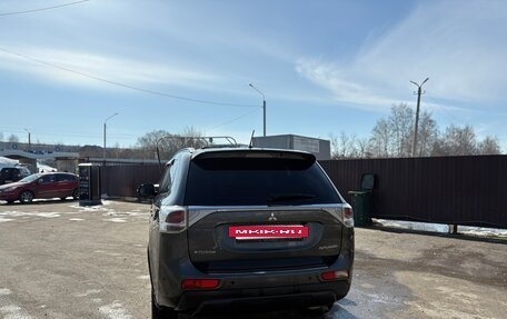 Mitsubishi Outlander III рестайлинг 3, 2014 год, 1 440 000 рублей, 5 фотография