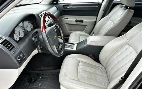 Chrysler 300C II, 2007 год, 1 098 000 рублей, 9 фотография