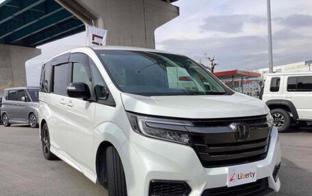 Honda Stepwgn IV, 2022 год, 1 880 000 рублей, 2 фотография