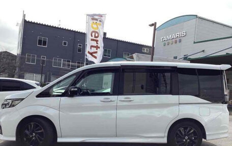 Honda Stepwgn IV, 2022 год, 1 880 000 рублей, 4 фотография