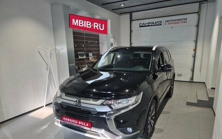 Mitsubishi Outlander III рестайлинг 3, 2019 год, 2 099 000 рублей, 1 фотография